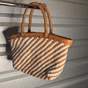 Vineyard Vines -WOMEN'S WOVEN LEATHER MINI TOTE BAG IN NEUTRAL